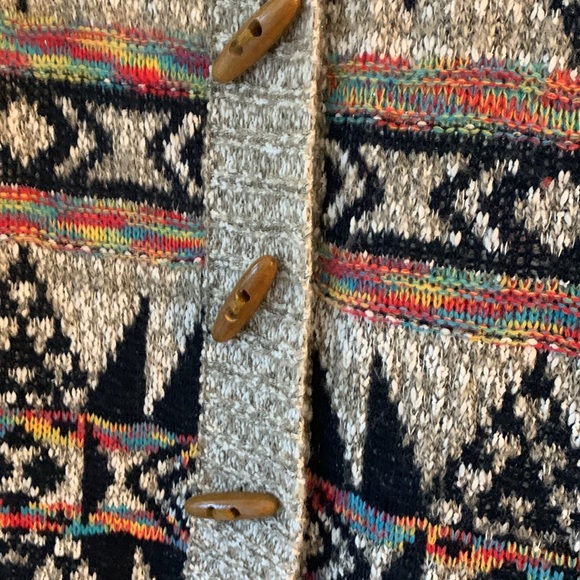 Long Aztec Sweater. - Picture 4 of 4